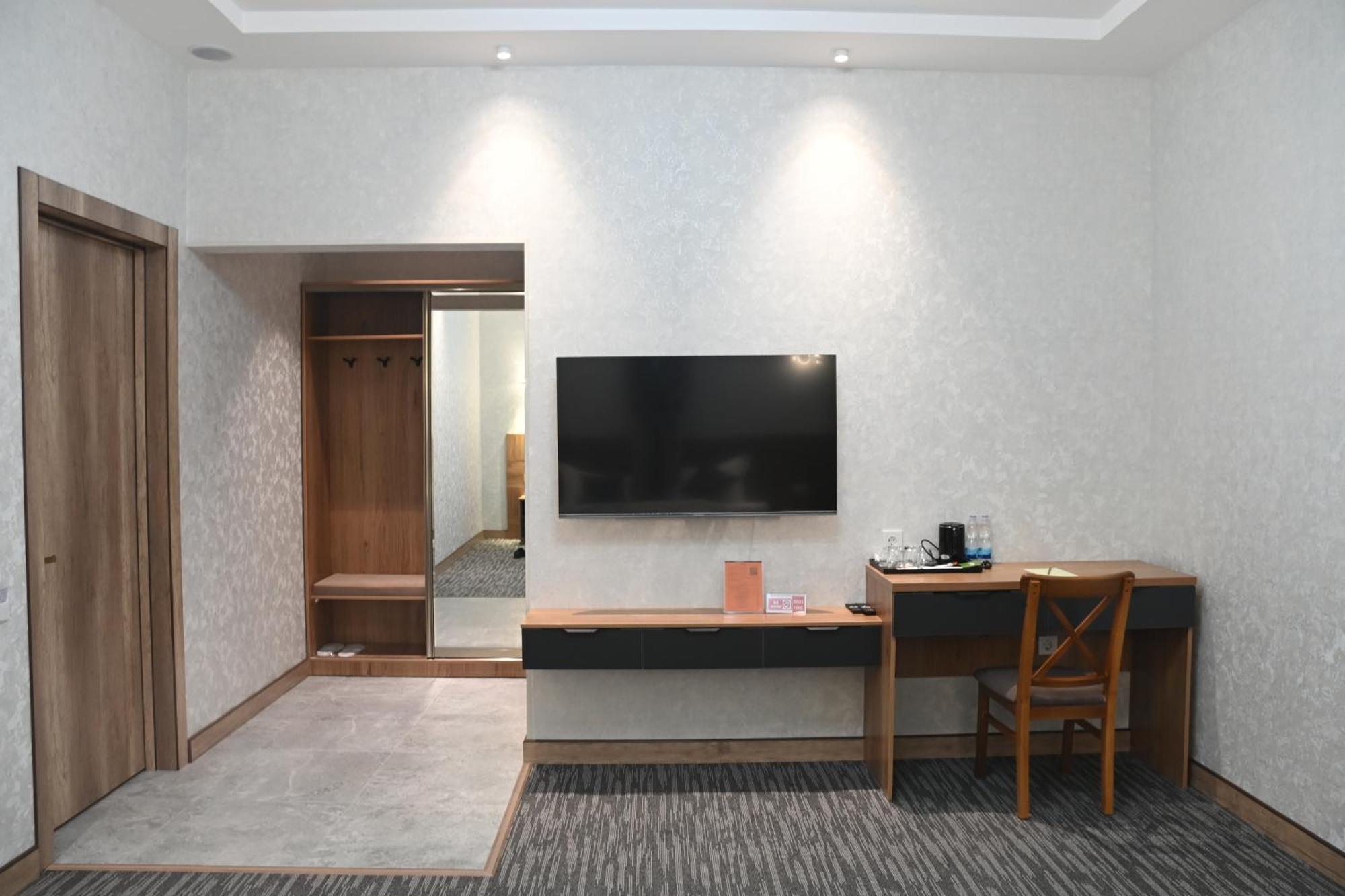 My Status Hotel Tashkent Ngoại thất bức ảnh