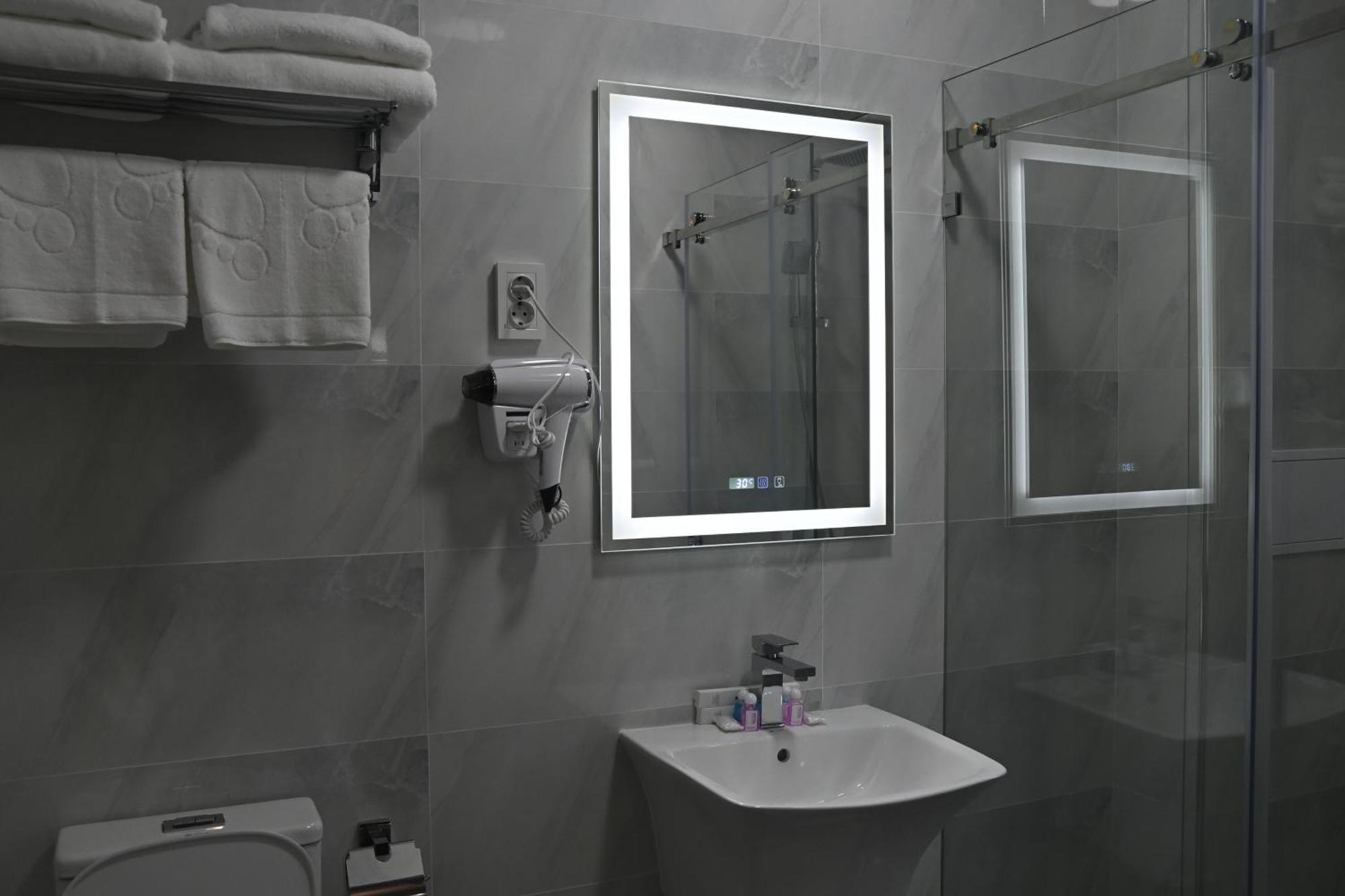 My Status Hotel Tashkent Ngoại thất bức ảnh