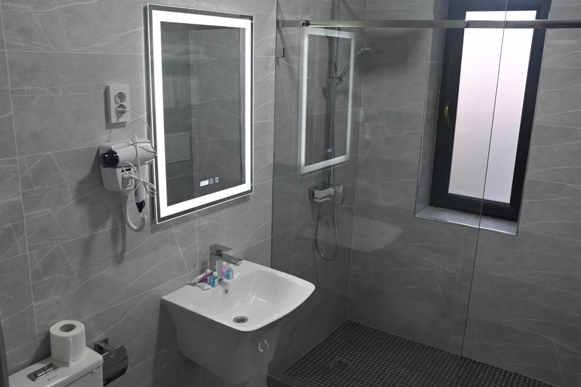 My Status Hotel Tashkent Ngoại thất bức ảnh