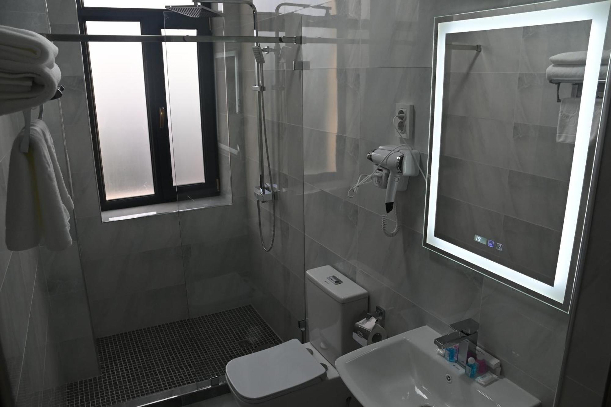 My Status Hotel Tashkent Ngoại thất bức ảnh